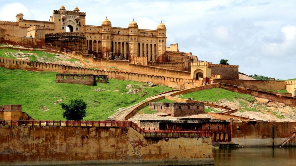 06 Days Golden Triangle Tour with Ranthambore Safari - Day 3: Jaipur—Amber Fort, Jal Mahal, Hawa Mahal, and a big walk day