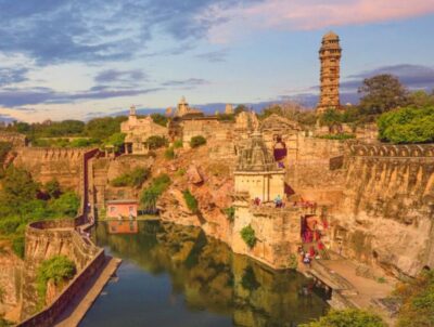 3 Days Private Udaipur Tour - Day 1: City Palace, Jagdish Temple, and Lake Pichola viewpoints