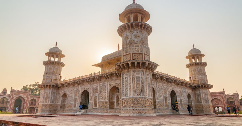 4-Days Private Golden Triangle Tour: Delhi, Agra & Jaipur - Jaipur’s Big Day: Fort Views, Palace Rooms, and Jantar Mantar