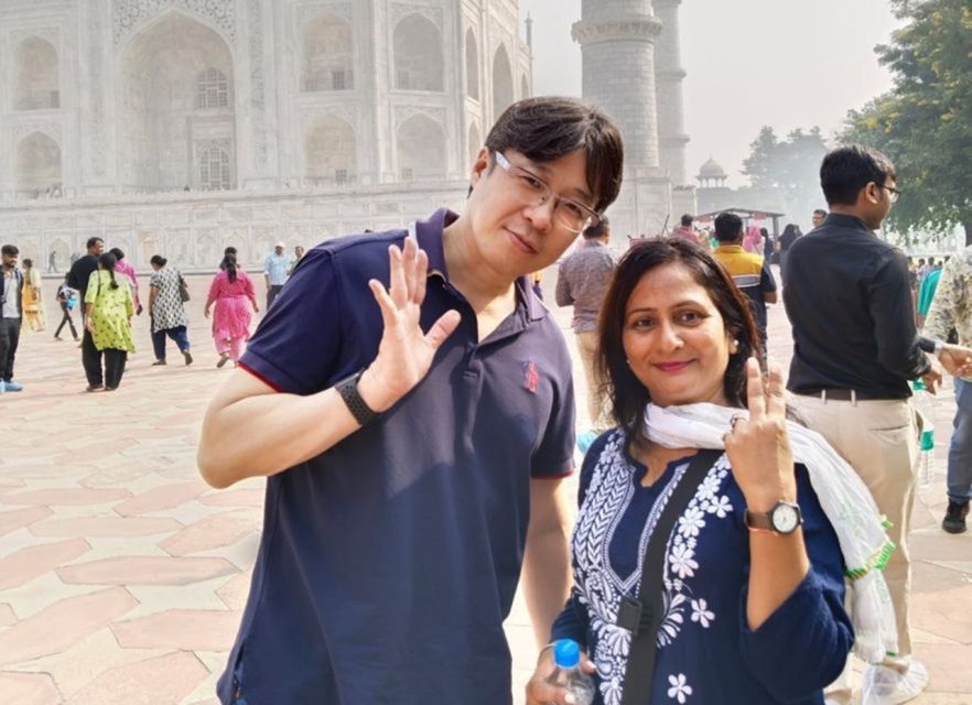 Agra: Agra Fort Entry Tickets with Licensed Guide - Your 2-hour private circuit inside the Mughal fortress