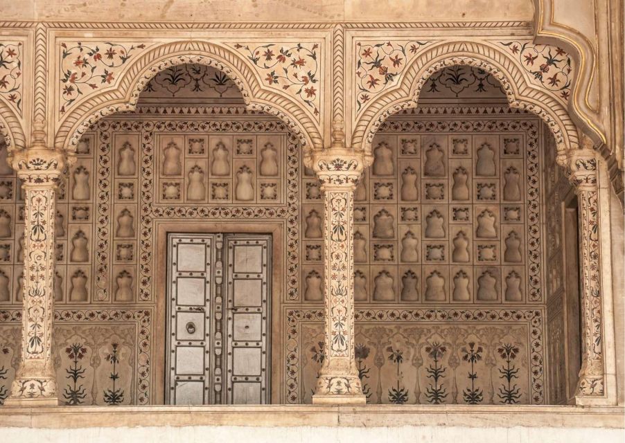 Agra: Agra Fort Skip-the-line ticket with Full Guided Tour - Languages and Guide Style: Getting the Most From Your 2 Hours