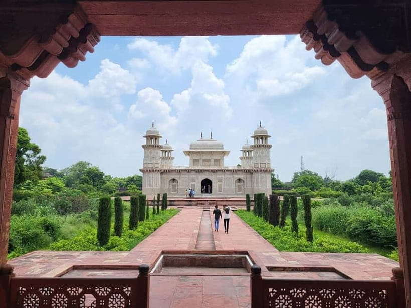 Agra: Guided City Tour Taj Mahal Agra Fort & Baby Taj by Car - Practical tips to make the timing and photos work