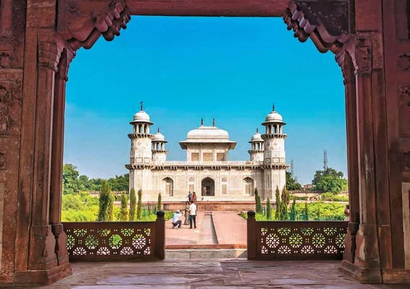 Agra: Private Tour Guide in Agra full-day - Agra Fort: history in stone, with an easier pace than you expect