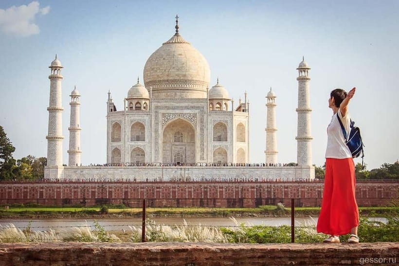 Agra: Skip-the-Line Taj Mahal & Agra Fort Private Tour - The guide’s role: stories, architecture, and photo angles