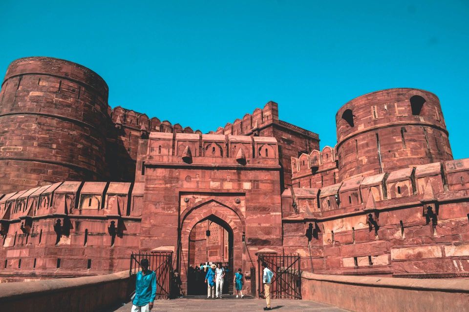 Agra: Skip-the-Line Taj Mahal & Agra Fort Private Tour - Transport and comfort: private car, water, and minimal hassle