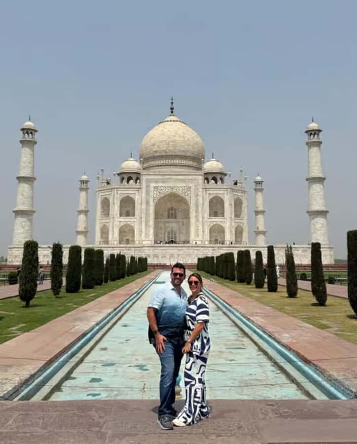 Agra: Taj Mahal Guided Tour with Fast Track Entry - Quick hits before you go