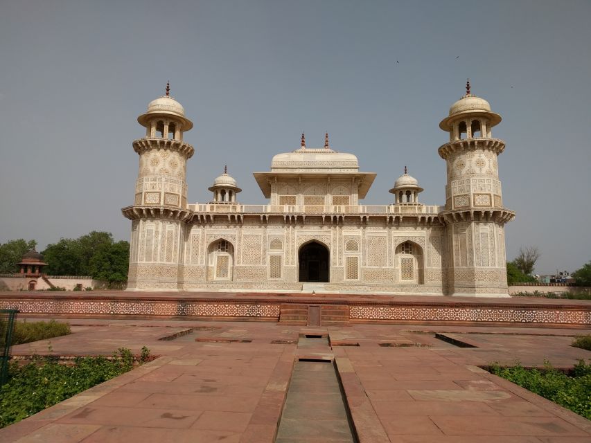 Agra: Taj Mahal Sunrise and Agra Fort Guided Day Trip - Agra Fort With a Guide: Mughal Power Up Close