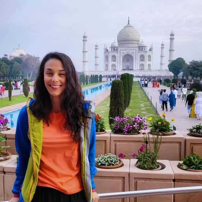 Agra : Taj Mahal tour with guide - Skip-the-line at Taj Mahal East Gate: what you gain