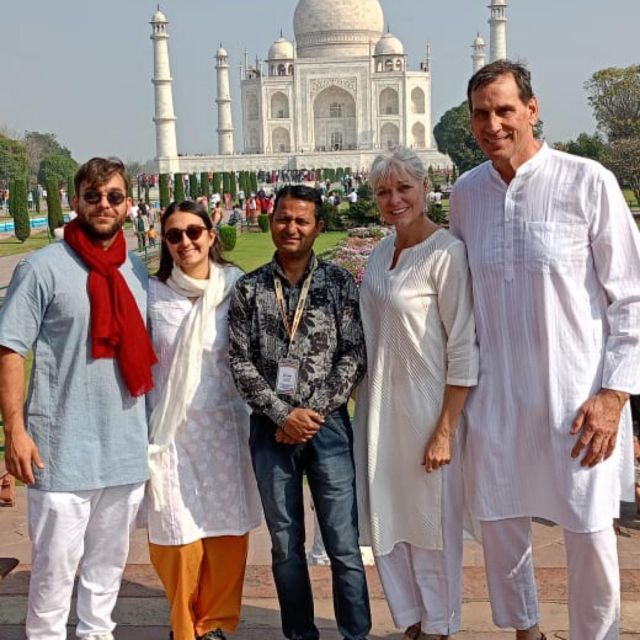 Agra : Taj Mahal tour with guide - Price and logistics: is $16 good value?