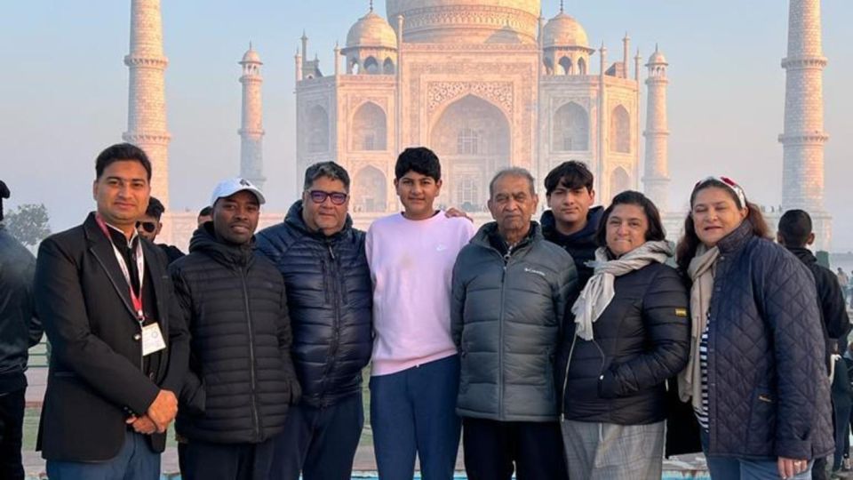 Agra:Taj Mahal Skip-The-Line Guided Tour with Breakfast - Breakfast at a 5-Star Restaurant: A Surprisingly Smart Start