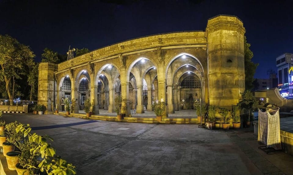 Ahmedabad Day Tour with Mahatma Gandhi's Home - Adalaj Stepwell: stairs, carvings, and five-story depth