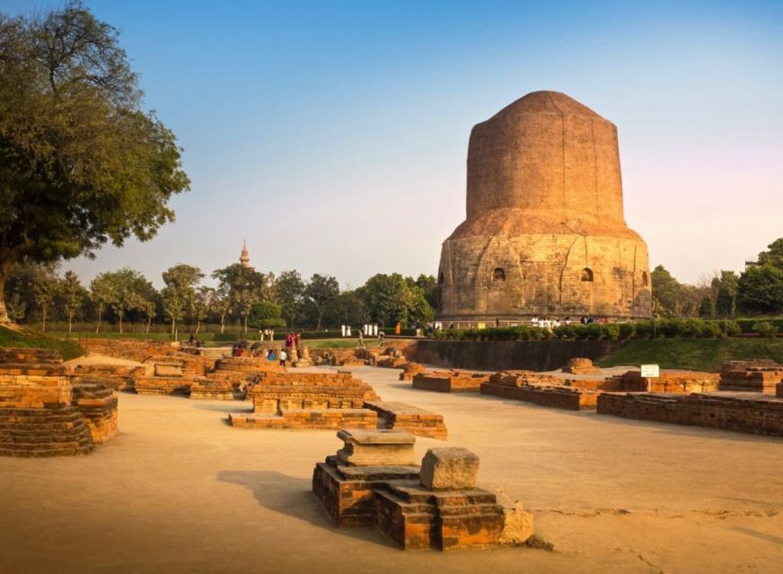All Inclusive : Private Guided Tour of Varanasi and Sarnath - Dashashwamedh Ghat Ganga Aarti: Dusk, Fire, and the Meaning of the Ritual