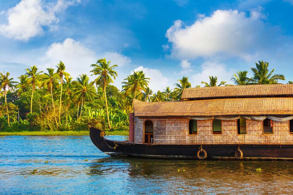 Alleppey / Alappuzha Houseboat Day Cruise with Lunch: Cochin - The Alappuzha portion: photo stop, visit, and a guided angle