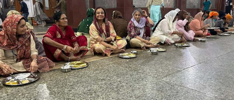 Amritsar: Golden Temple and Jallianwala Bagh Guided Tour - Evening mood, lights, and a guided sense of peace
