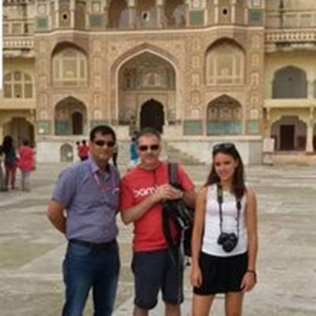 Book Govt. Approved Tour Guide for Jaipur City Tour - Lake-side viewpoints and the royal city transition