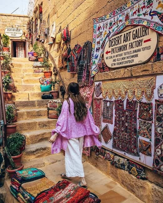 Colorful Markets of Jaisalmer (3 Hour Guided Tour) - Meeting at the fort entrance and getting oriented fast