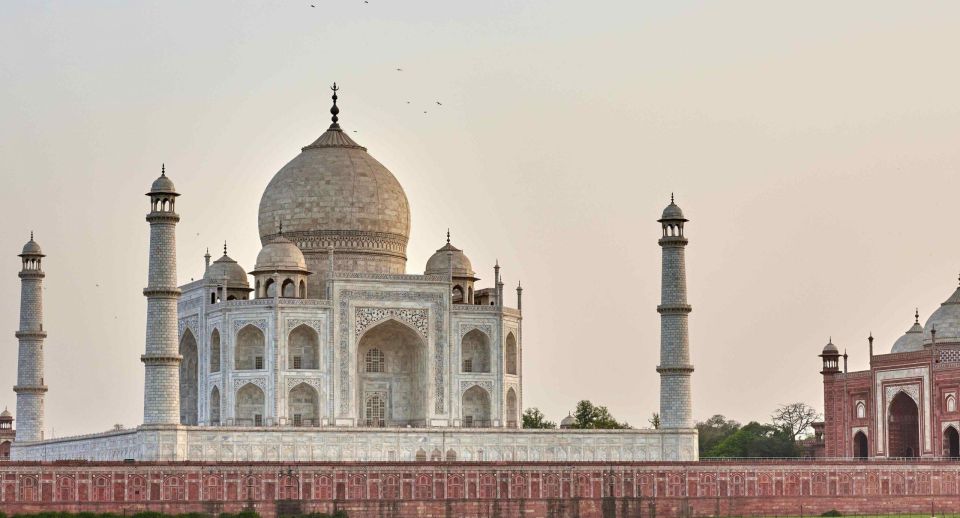 Delhi Airport to Taj Mahal 1 Day Trip - Agra Fort: guided history you can walk through