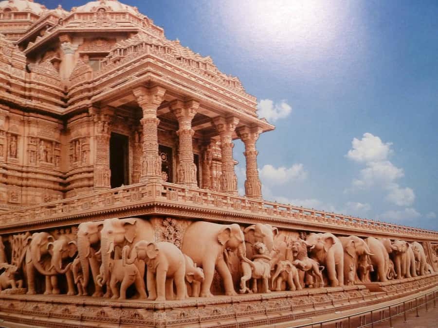 Delhi: Akshardham Temple Tour with Water & Light Show by Car - Sanskruti Darshan boat ride: 12 minutes that add context