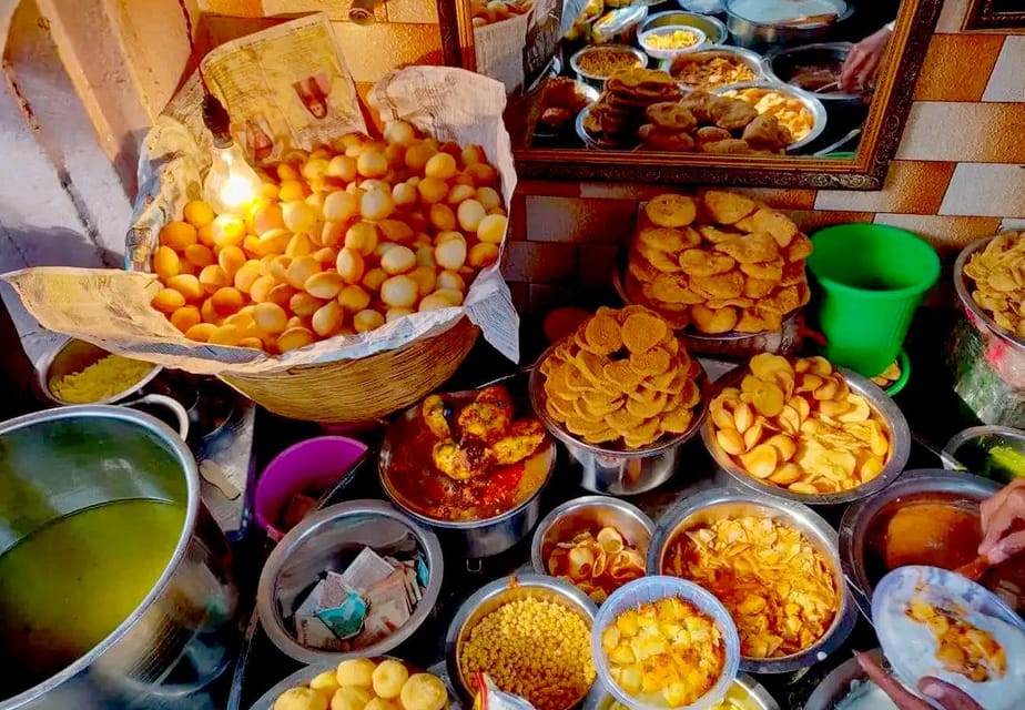 Delhi: Delhi Street Food Tour with Guide at Chandni Chowk - Where the guide makes or breaks the tour