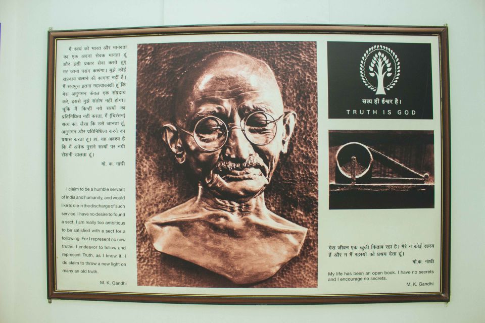 Delhi Footsteps of Mahatma Gandhi Half-Day Tour - Guide quality can make or break the experience