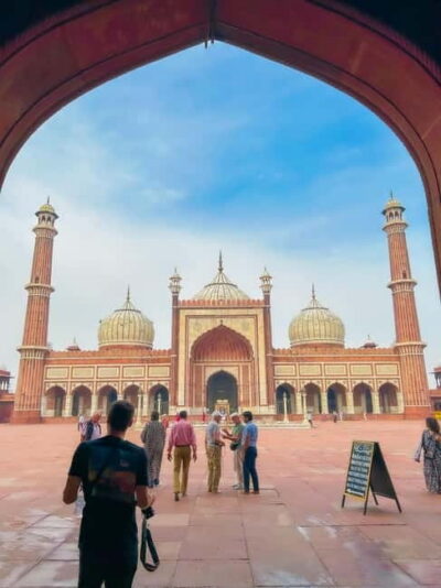 DELHI: NEW AND OLD SELF ITINERARY FULL DAY OR HALF DAY TOUR - Jama Masjid: India’s Largest Mosque and the First Wow Moment