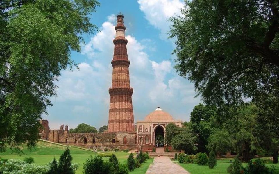 Delhi: Old and New Delhi Private Full or Half-Day Tour - Qutb Minar plus Lodi Gardens and Agrasen ki Baoli