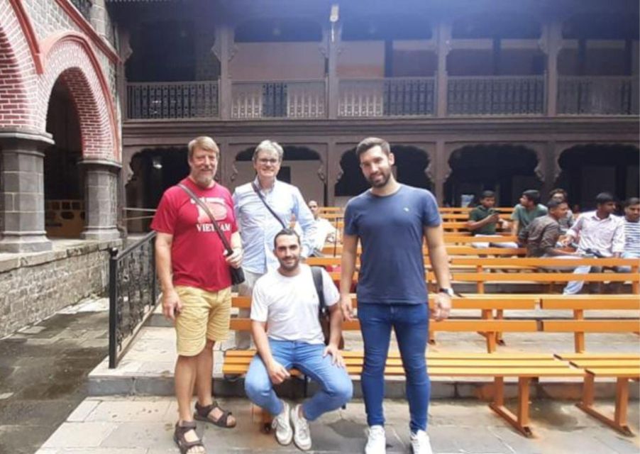 Pune: Private Guided Sightseeing Tour by Car with Snacks - Old town walking and markets: what you gain when you stop for streets