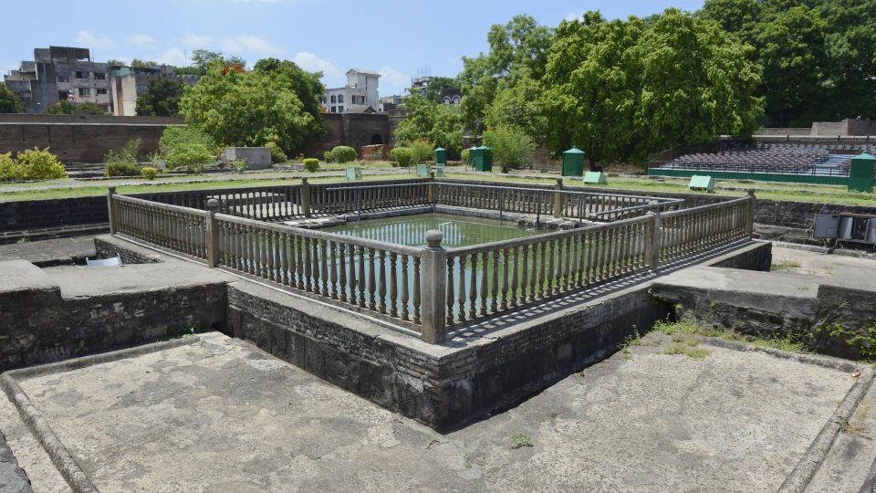 Pune: Private Guided Sightseeing Tour by Car with Snacks - Price and value for a private car group of up to 3