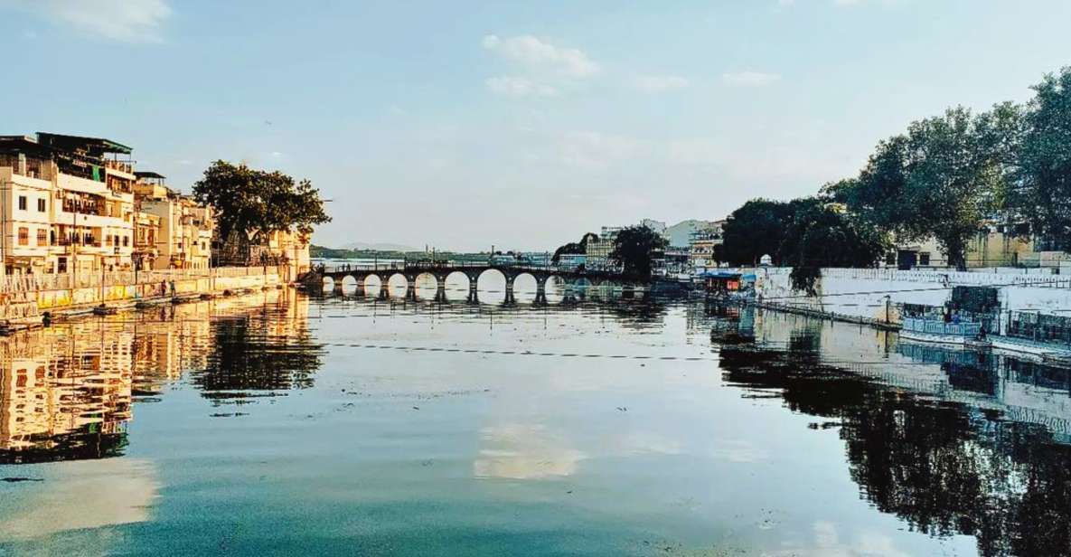 Udaipur Cultural Walking Tour with Local Snacks - Daiji Bridge and Gangaur Ghat Marg: walking where people pass through