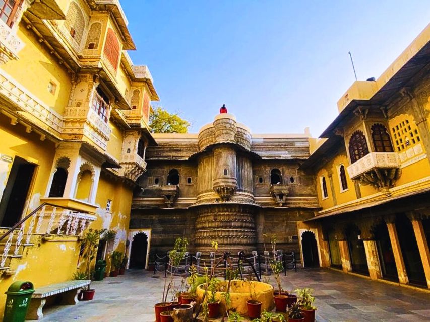 Udaipur Cultural Walking Tour with Local Snacks - Clock Tower and Ghanta Ghar: your orientation in one stop