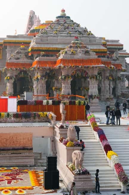 Varanasi: ayodhya day trip tour - Ayodhya orientation: guided sightseeing with clear context